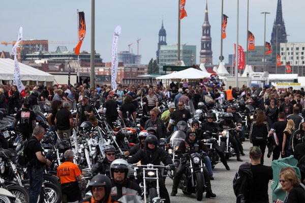 HarleyHH2011   213.jpg - Hamburger Harley Days 2011, Harley Davidson,  village,